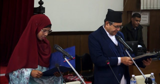 जसपा सांसद हसिना खानले लिइन् सपथ