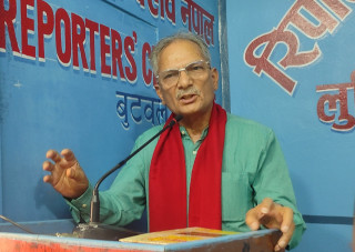 सत्ता टिकाउन कसैलाई तर्साउने र कसैलाई बचाउने खेल मात्रै चल्यो : डा. भट्टराई