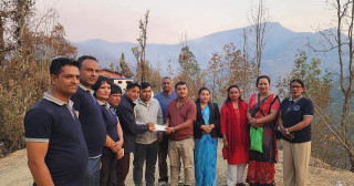 रोटरी रेसुङ्गा गुल्मीद्वारा अग्नीपीडितलाई नगद तथा राहत सामग्री सहयोग