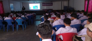 पामिरका विद्यार्थीलाई वित्तीय साक्षरता