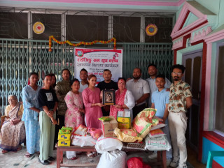 राईजिङ्ग सन युथ क्लबद्वारा वृद्धाश्रममा खाद्यान्न वितरण