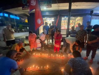 क्रिकेटर सन्दीप लामिछानेले सफाई पाएको खुसीयालीमा दीप प्रज्जवलन