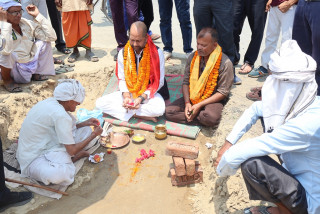 मायादेवी–७ को मुख्य चोकमा हाईमास्ट लाईट जडान कार्य सुरु