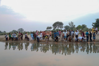 बुद्धजयन्तीको अवसरमा रोहिणी नदीमा दीप प्रज्जवलन
