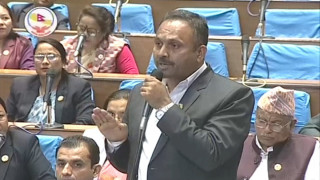 मन्त्रीहरुलाई सांसदको  चेतावनी – आफ्नो निर्वाचन क्षेत्रलाई नै देश ठानेर बजेट विनियोजन नगर्नुस्