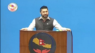 लामिछानेद्वारा  सांसद पद निलम्बन फुकुवा गर्न माग