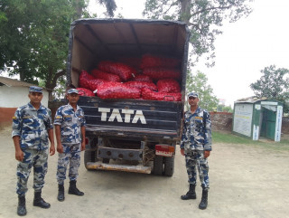 सशस्त्र प्रहरीद्वारा रुपन्देहीमा ११५ बोरा अवैध प्याज बरामद