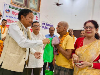 जेष्ठ नागरिक, एकल महिला तथा अपांगता भएका व्यक्तिलाई पौष्टिक आहार वितरण