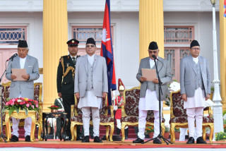 चौथोपटक प्रधानमन्त्री बनेका केपी ओलीले लिए सपथ