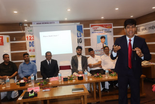 स्वीकार गर्न हिम्मत नगर्नेहरु सुधार गर्न सक्दैनन् : प्रजिअ अर्याल