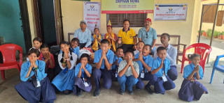 सपोर्टिङ्ग हेण्डस् : अविनाश आश्रमका बालबालिकाको जन्मदिन मनाउँदै