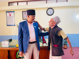 ज्येष्ठ नागरिकलाई सुविधा दिने कार्यविधि पूर्ण कार्यान्वयनमा ल्याउन मुख्यमन्त्री आचार्यको पहल