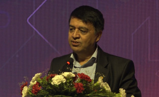 नेपालमा सम्भावना नै सम्भावना छ :  अध्यक्ष ढकाल