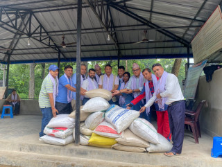 स्थापना दिवसको अवसरमा पशु आहार वितरण