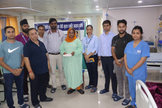 विपन्न बिरामीलाई सिद्धार्थनगर सिटी अस्पताल र व्यवसायीद्वारा आर्थिक सहयोग