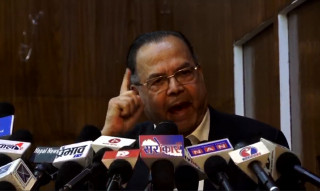 संविधानका प्रगतिवादी कुरालाई पश्चगामी ढंगले संशोधन गरे अर्को जनआन्दोलन हुन्छ :  झलनाथ खनाल