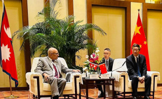 उपप्रधानमन्त्री पौडैल र चीनका उपप्रधानमन्त्री हि लिफेङबीच भेटवार्ता
