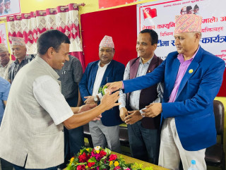 अर्घाखाँचीमा माओवादी केन्द्रका पूर्वकेन्द्रीय सदस्यसहित १७३ जना एमालेमा प्रवेश