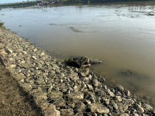 बाढीमा फसेका दुध बोक्ने गाडीका चालक र सहचालकको शव फेला