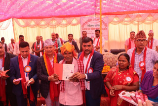 रोहिणीमा ४५० थान लालपूर्जा वितरण