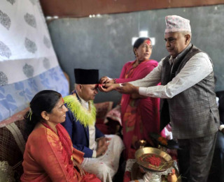 आज बडादशैं : मान्यजनबाट टीका ग्रहण गरी मनाइँदै