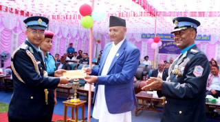 ईप्रका धकधईका प्रमुख प्रहरी निरीक्षक घिमिरे पुरस्कृत