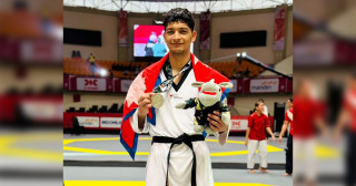 भैरहवाका अभिषेक बरालले इण्डोनेसियामा जिते रजत पदक