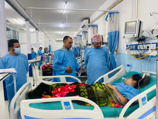 घाइतेहरुलाई मुख्यमन्त्रीको ढाडस–उपचारमा कुनै कमी हुन दिनेछैनौं