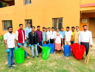 मर्चवारका युवाहरुद्वारा मन्दिर परिसरमा सरसफाई र विभिन्न सामग्री हस्तान्तरण