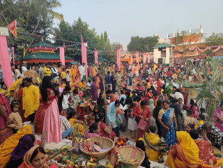 रुपन्देहीमा हिन्दु मुस्लिम सबैले मनाए छठ पुजा
