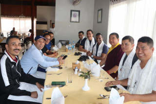 लुम्बिनी विकास कोषका उपाध्यक्ष डा.लामा र जजिरा एयरवेज सिइओ बराथनबीच भेटवार्ता