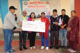 क्रिकेटर तृष्णा विश्वकर्मालाई भैरहवामा नगदसहित सम्मान