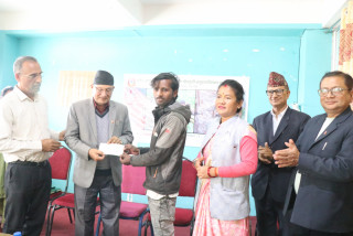 सियारीका युवा उद्यमीलाई विउपुँजी हस्तान्तरण