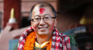 कीर्तिपुर नगरपालिकाका निर्वाचित मेयर डंगोललाई प्रमाणपत्र प्रदान गरियो