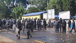 रवि लामिछाने समर्थक र प्रहरीबीच झडप