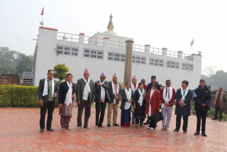 अर्थ समितिका सांसदहरुले गरे लुम्बिनी भ्रमण