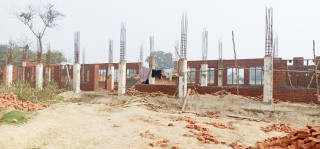 विद्यालय भवन निर्माणमा कमसल सामग्री प्रयोग गरिएको भन्दै स्थानीयद्वारा विरोध