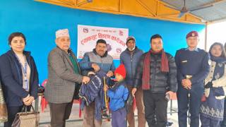 सिद्धार्थनगर–२ द्वारा विद्यार्थीहरुलाई ट्रयाकसुट वितरण