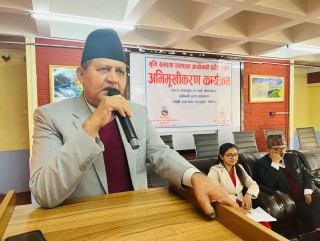 भूमिसम्बन्धी समस्या समाधान गर्न सरकारले प्रभावकारी सहजीकरण गर्छ : मुख्यमन्त्री आचार्य