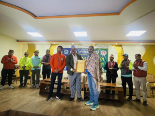 समाजसेवी गुप्तालाई साईकल सिटी भैरहवाको मानार्थ सदस्यता