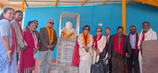 मेउडिहवा विद्यालयमा भारतवीर गुरुङ्गको अर्धकदको शालिक अनावरण