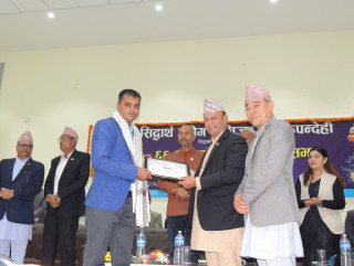 खबरपात्रोका समाचार सम्पादक गुप्ता सम्मानित