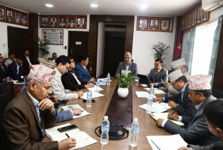 आर्थिक वर्ष २०८२/०८३ बजेटबारे स्वास्थ्य र उद्योग मन्त्रालयसँग छलफल