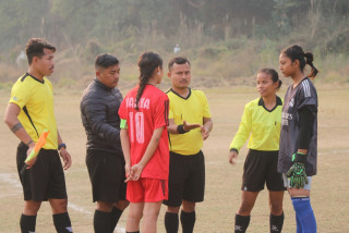 कृति सेन ठकुरी : रुपन्देहीको एकमात्र महिला फुटबल रेफ्री, पेशागत सुरक्षाको चिन्ता