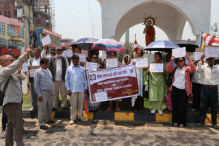 प्रत्यक्ष निर्वाचित कार्यकारी प्रमुखको माग गर्दै भैरहवामा नेसपा (नयाँ शक्ति) को धर्ना