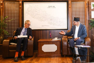 अर्थमन्त्री पौडेल र विश्व बैंकका उपाध्यक्ष राइजरबीच भेटवार्ता