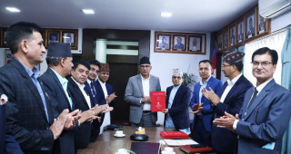 राजस्व परामर्श समितिद्वारा अर्थमन्त्री समक्ष प्रतिवेदन पेश