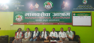 मदन आश्रितको स्मृति दिवसमा मानवसेवा आश्रममा खाना