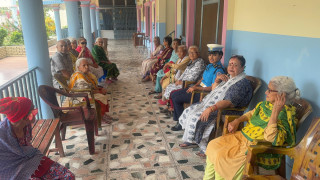 प्रहरीको बर्दीले कर्तव्यसँगै करुणा पनि देखाएपछि....