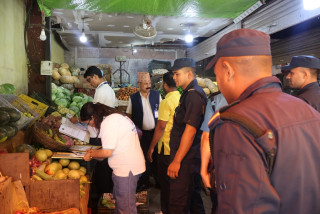 भैरहवामा तरकारी तथा फलफूल पसल अनुगमन